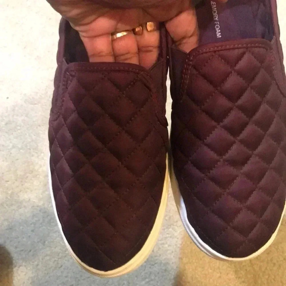 Time and Tru Women's Quilted Slip-On Shoes - Burgundy - Picture 8 of 9
